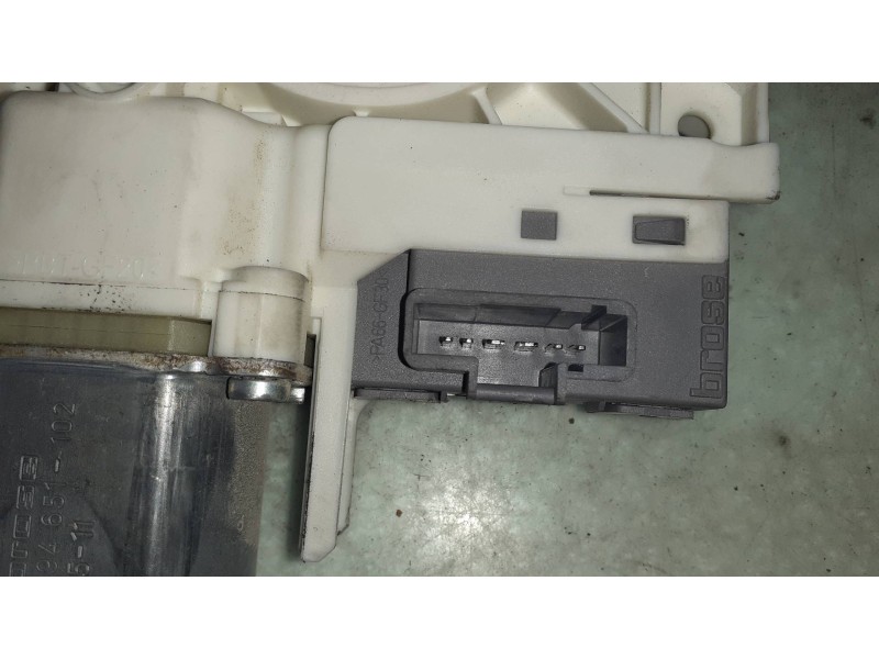 Recambio de motor elevalunas trasero izquierdo para peugeot 407 st confort referencia OEM IAM 994651102 0130822201 BOSCH