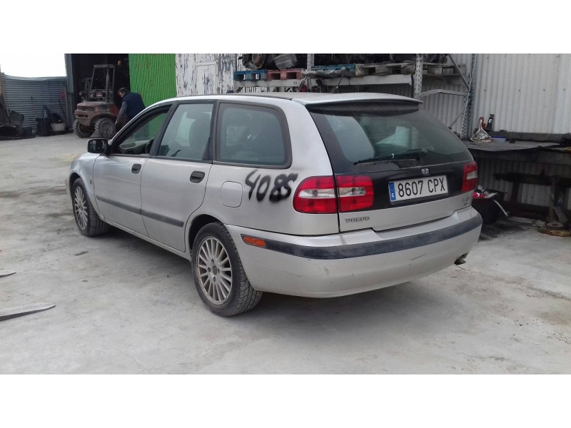 volvo v40 familiar del año 2003