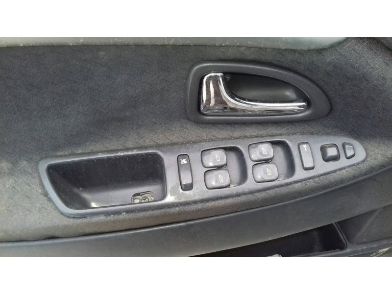 volvo v40 familiar del año 2003