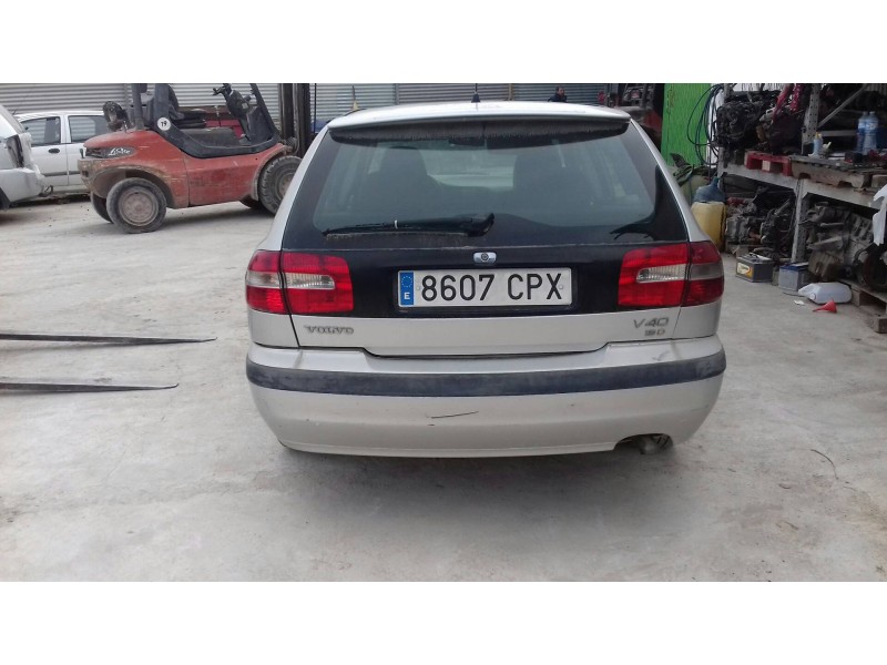 volvo v40 familiar del año 2003