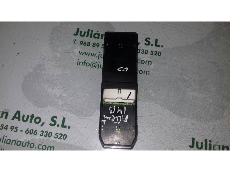 Recambio de mando elevalunas delantero izquierdo para hyundai accent (lc) gls referencia OEM IAM 620W10270  