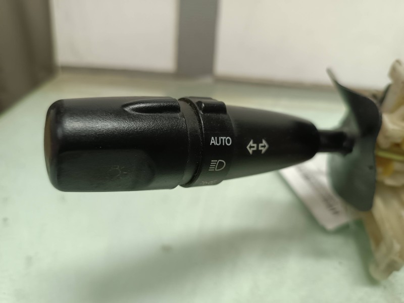 Recambio de mando luces para kia carnival ii 2.9 cdri ex referencia OEM IAM 469310  