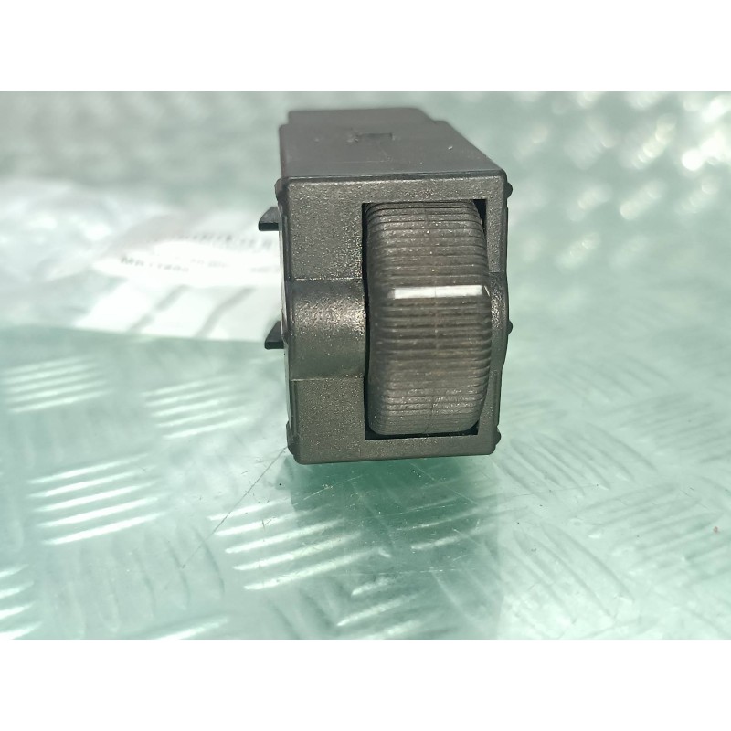 Recambio de interruptor para mitsubishi space star (dg0) 1900 di-d referencia OEM IAM MR114337 LK04001000 ALTURA FAROS