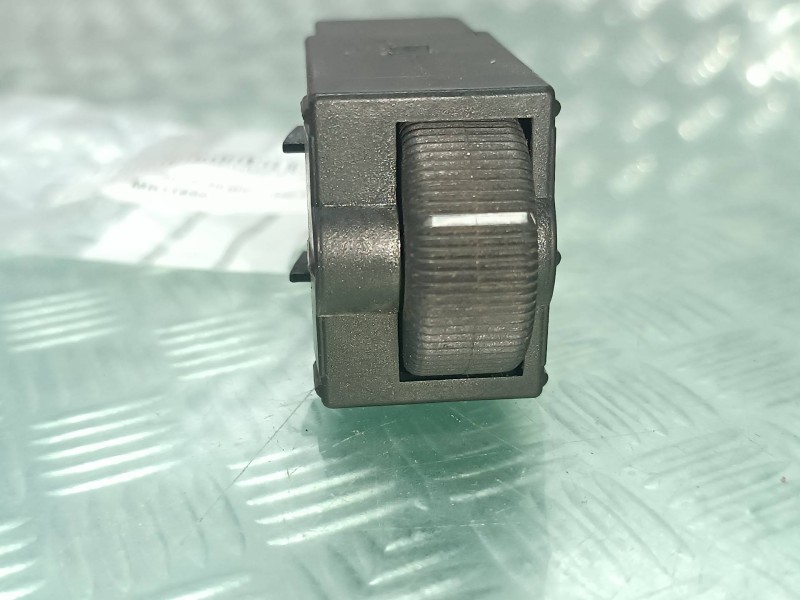 Recambio de interruptor para mitsubishi space star (dg0) 1900 di-d referencia OEM IAM MR114337 LK04001000 ALTURA FAROS