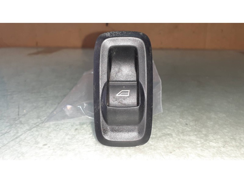 Recambio de mando elevalunas delantero derecho para ford fiesta (cb1) trend referencia OEM IAM 8A6T14529AA  