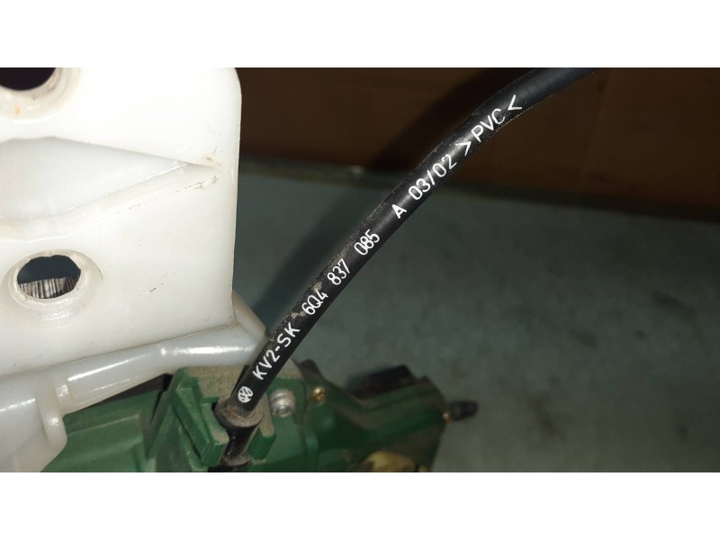 Recambio de cerradura puerta delantera derecha para volkswagen polo (9n1) conceptline referencia OEM IAM 6Q4837085A  