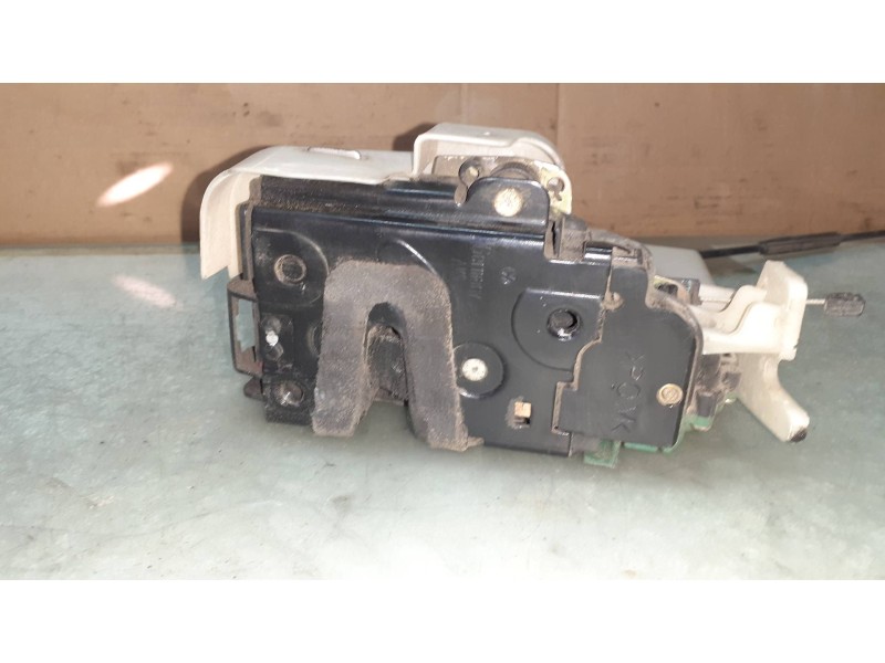 Recambio de cerradura puerta delantera izquierda para volkswagen polo (9n1) conceptline referencia OEM IAM 6Q4837085A  